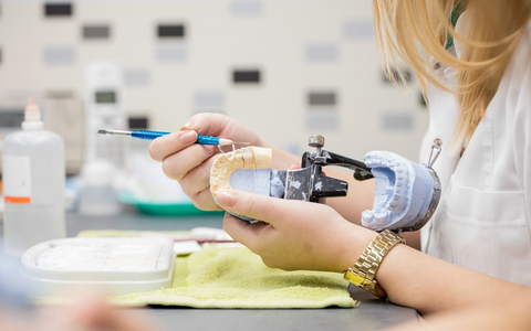 Starke Impulse für künftige zahnärztliche Versorgung / Neuer NC-freier Studiengang Zahnmedizin an der HMU Erfurt - Foto: presseportal.de