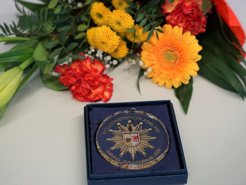 POL-ANK: Polizei ehrt Bürgerinnen und Bürger für Zivilcourage - Foto: presseportal.de