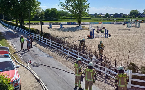 Feuerwehr Goch: Heckenbrand in Pfalzdorf - Foto: presseportal.de
