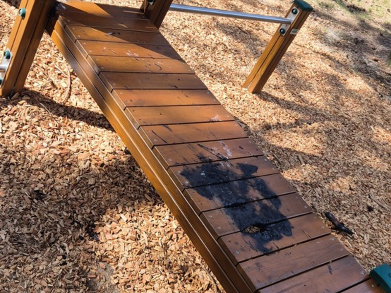 POL-CUX: Sachbeschädigung im Trimm-Dich Pfad in Cuxhaven-Sahlenburg - Zeugenaufruf (Foto im Anhang) - Foto: presseportal.de