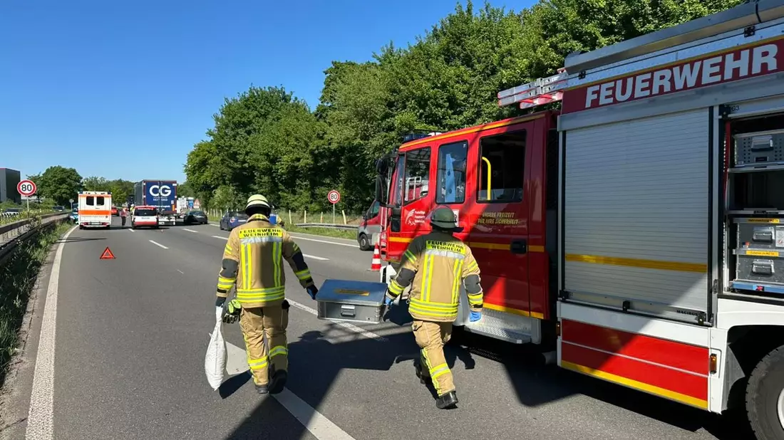 FW Weinheim: Verkehrsunfall sorgt auf der B38 in Weinheim für Stau am Montag vormittag - Bild: presseportal.de