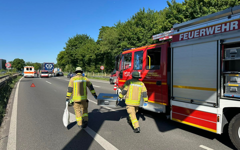 FW Weinheim: Verkehrsunfall sorgt auf der B38 in Weinheim fĂŒr Stau am Montag vormittag - Foto: presseportal.de FW Weinheim: Verkehrsunfall sorgt auf der B38 in Weinheim fĂŒr Stau am Montag vormittag - Foto: presseportal.de