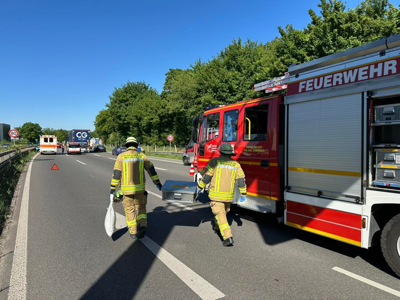 FW Weinheim: Verkehrsunfall sorgt auf der B38 in Weinheim für Stau am Montag vormittag - Foto: presseportal.de