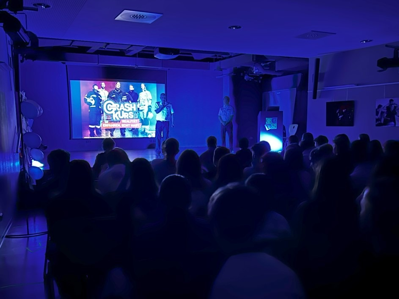 POL-DA: Ober-Ramstadt: Crash-Kurs - Experten warnen Schülerinnen und Schüler vor Gefahren im Straßenverkehr - Foto: presseportal.de