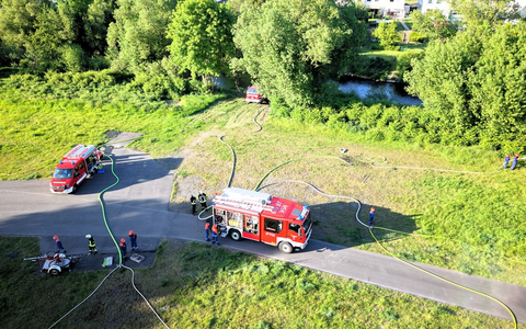 FW-AR: Jugendfeuerwehr simuliert Vegetationsbrandbekämpfung - Foto: presseportal.de