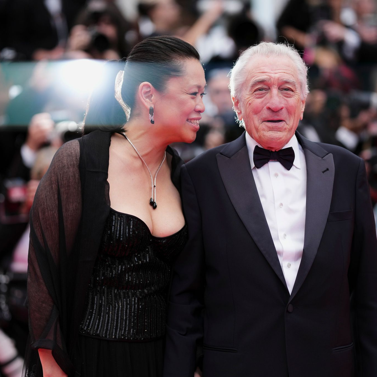 Robert De Niro und seine Partnerin Tiffany Chen. - Foto: Scott A Garfitt/Invision/dpa