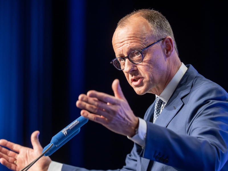 Ukraine, Migration, Wirtschaft: Das dürften die Hauptthemen der Regierungserklärung des Kanzlers werden. - Foto: Michael Kappeler/dpa