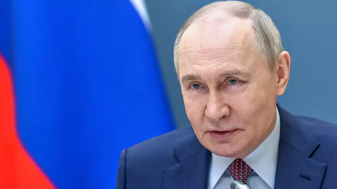Kremlchef Putin lässt weiter die gesamte Welt auf sein Kommen warten. (Archivbild) - Bild: Alexander Kazakov/Pool Sputnik Kremlin/AP/dpa