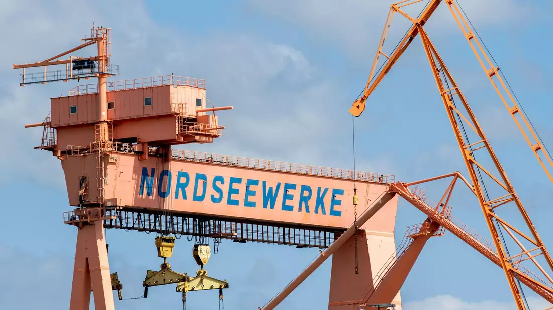 Auf dem Gelände der früheren Emder Nordseewerke sollen künftig Schiffe recycelt werden. (Archivbild) - Bild: Hauke-Christian Dittrich/dpa