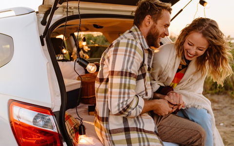 Romantik auf vier RĂ€dern / MĂ€nner fahren beim Date lieber selbst - Frauen lassen sich chauffieren - Foto: presseportal.de Romantik auf vier RĂ€dern / MĂ€nner fahren beim Date lieber selbst - Frauen lassen sich chauffieren - Foto: presseportal.de