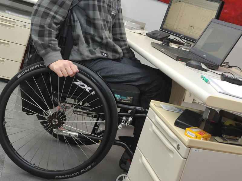 Schwerbehinderte Arbeitnehmer seien im Durchschnitt besser ausgebildet als die Gesamtheit der Arbeitnehmerschaft, sagt ein Experte. (Archivbild).  - Foto: Stefan Puchner/dpa