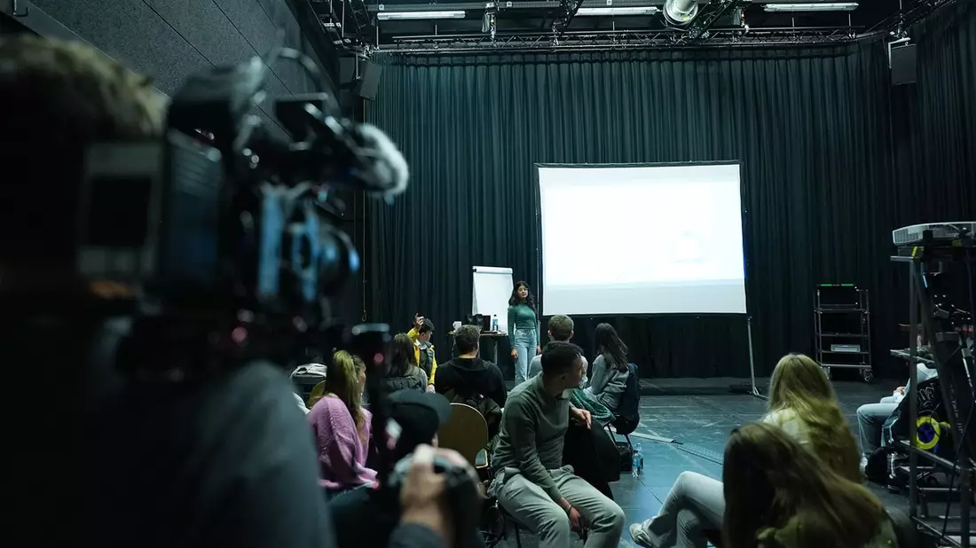Aufeinander zugehen, voneinander lernen: Praxislabor Competence Center Young Audiences für junge Menschen und Journalismus startet in Hamburg - Bild: presseportal.de