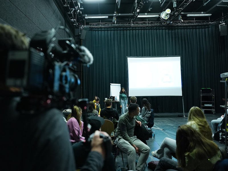 Aufeinander zugehen, voneinander lernen: Praxislabor Competence Center Young Audiences für junge Menschen und Journalismus startet in Hamburg - Foto: presseportal.de