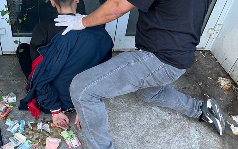 POL-KR: Sondereinsatz PrÀsenzkonzept Innenstadt: Zivilfahnder nehmen vier Drogendealer fest - Foto: presseportal.de POL-KR: Sondereinsatz PrÀsenzkonzept Innenstadt: Zivilfahnder nehmen vier Drogendealer fest - Foto: presseportal.de