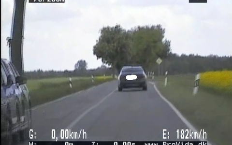 POL-NB: Auf schmaler Allee mit 182 km/h gerast - Foto: presseportal.de