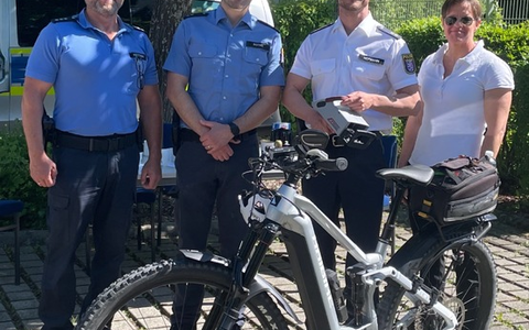 POL-DA: Heppenheim/Bürstadt/Wald-Michelbach: 115 Fahrräder codiert - Weitere Fahrradcodierung am 28. Mai - Foto: presseportal.de POL-DA: Heppenheim/Bürstadt/Wald-Michelbach: 115 Fahrräder codiert - Weitere Fahrradcodierung am 28. Mai - Foto: presseportal.de
