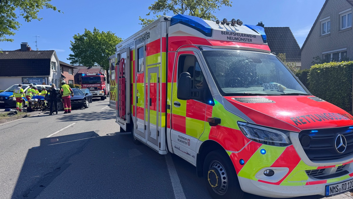 FW Neumünster: Verkehrsunfall in der Wasbeker Straße - Drei Verletzte ins Krankenhaus eingeliefert - Foto: presseportal.de