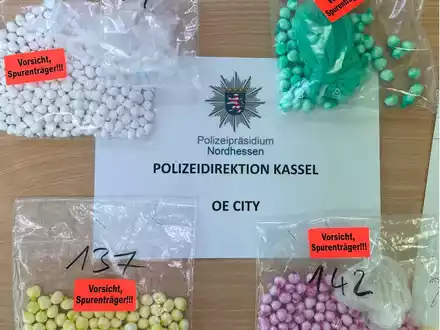 POL-KS: 644 Plomben Kokain im Wert von 25.000 Euro weggeworfen: Mutmaßlichem Dealer droht U-Haft - Foto: presseportal.de