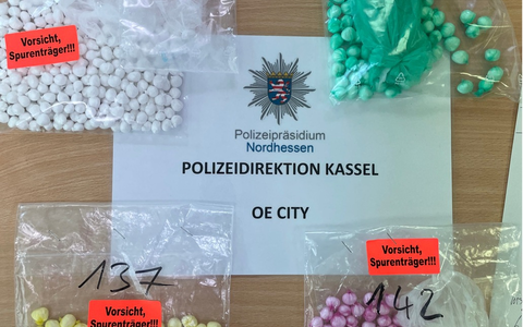 POL-KS: 644 Plomben Kokain im Wert von 25.000 Euro weggeworfen: Mutmaßlichem Dealer droht U-Haft - Foto: presseportal.de