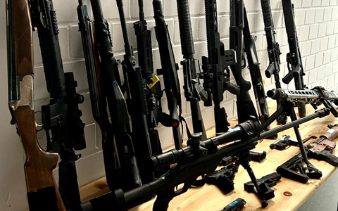 POL-EL: Wietmarschen/Lohne - Reichsbürger / Selbstverwalter - Erhebliche Mengen an Munition und Waffen bei Durchsuchung aufgefunden - Foto: presseportal.de POL-EL: Wietmarschen/Lohne - Reichsbürger / Selbstverwalter - Erhebliche Mengen an Munition und Waffen bei Durchsuchung aufgefunden - Foto: presseportal.de