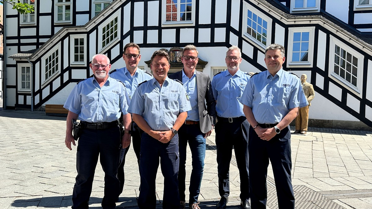 POL-GT: Rolf Heber als neues Gesicht im Trio des Bezirksdienstes Rietberg - Foto: presseportal.de