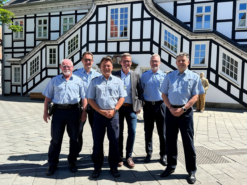 POL-GT: Rolf Heber als neues Gesicht im Trio des Bezirksdienstes Rietberg - Foto: presseportal.de