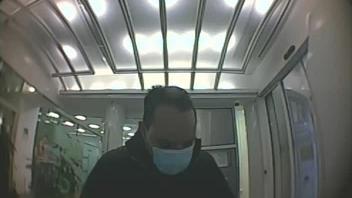 POL-KB: Bad Arolsen - EC-Karte unterschlagen und Geld abgehoben - Polizei fahndet öffentlich nach unbekanntem Täter - Foto: presseportal.de