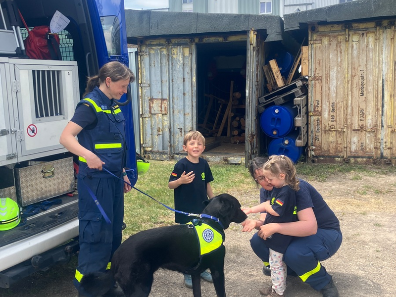THW LVBEBBST: Ein Tag beim THW - ein Herzenswunsch geht in Erfüllung - Foto: presseportal.de