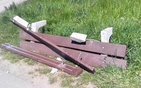 POL-UL: (BC) Kirchdorf an der Iller - Vandalen unterwegs / Am vergangenen Wochenende zerstörten Unbekannte eine Sitzbank bei Kirchdorf an der Iller. - Foto: presseportal.de