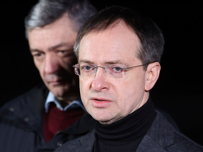 Am Kopf der russischen Delegation steht Putin-Berater Wladimir Medinski - Foto: Maxim Guchek/BelTA/AP/dpa