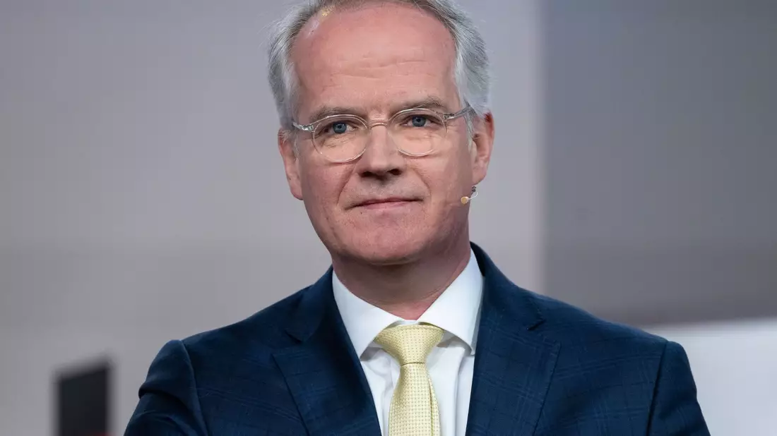Der EY-Chef Ahlers fordert Reformen, um den Standort Deutschland wieder zu stärken. (Archivbild) - Bild: Sven Hoppe/dpa