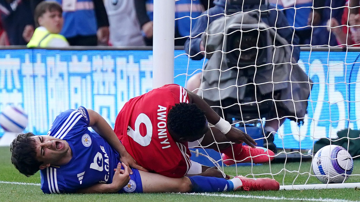 Forest-Stürmer Awoniyi (r) soll aus dem Koma erwacht sein. - Foto: Jacob King/PA Wire/dpa