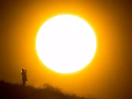 Extrem warme Sommer gibt es in Europa immer häufiger. (Archivbild) - Foto: Julian Stratenschulte/dpa