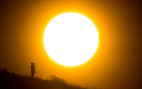 Extrem warme Sommer gibt es in Europa immer häufiger. (Archivbild) - Foto: Julian Stratenschulte/dpa