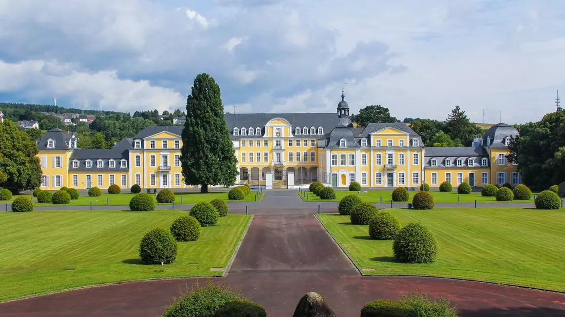 Feierlicher Appell und Serenade anlässlich der Kommandoübergabe des Kommandos Regionale Sanitätsdienstliche Unterstützung (Kdo RegSanUstg) in Diez am 19. Mai 2025. - Bild: presseportal.de