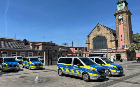 POL-HA: Gemeinsamer Schwerpunkteinsatz - Polizei Hagen und Bundespolizei kontrollieren 150 Personen am Bahnhof und in Wehringhausen - Foto: presseportal.de POL-HA: Gemeinsamer Schwerpunkteinsatz - Polizei Hagen und Bundespolizei kontrollieren 150 Personen am Bahnhof und in Wehringhausen - Foto: presseportal.de