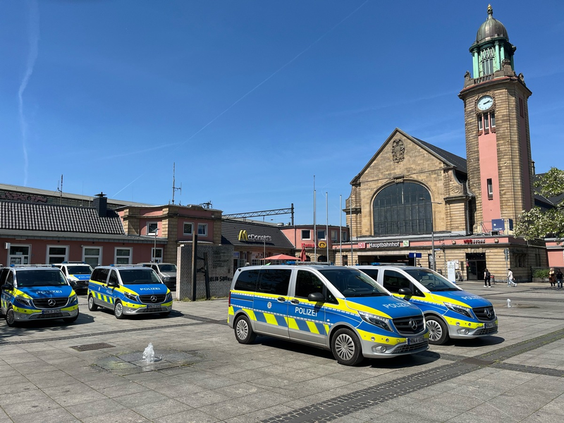 POL-HA: Gemeinsamer Schwerpunkteinsatz - Polizei Hagen und Bundespolizei kontrollieren 150 Personen am Bahnhof und in Wehringhausen - Foto: presseportal.de