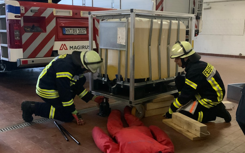 FW Beverungen: Nachwuchs für den Einsatz: 24 Feuerwehrkräfte meistern Grundlehrgang - Foto: presseportal.de