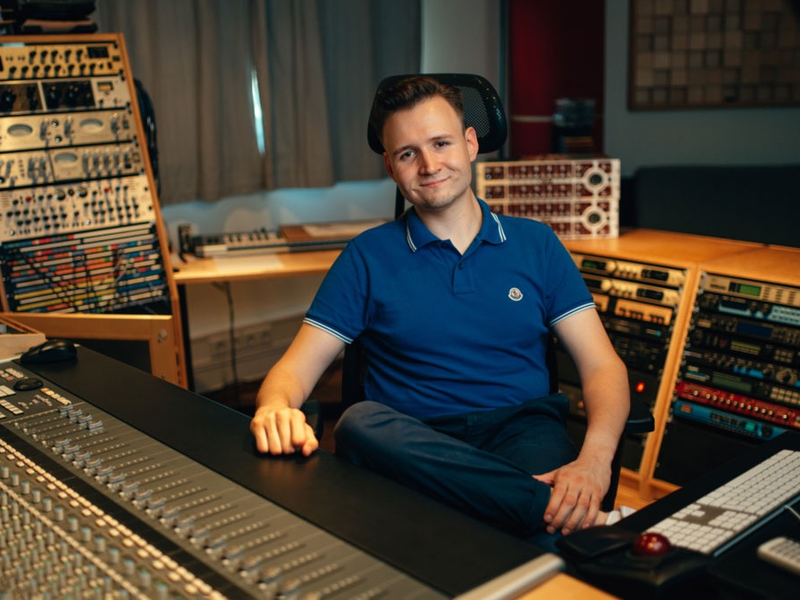 Home-Studio als Sprecher: Patrick Khatrao verrät, worauf es für Hörbuchsprecher ankommt, wenn sie von zu Hause aus durchstarten wollen - Foto: presseportal.de