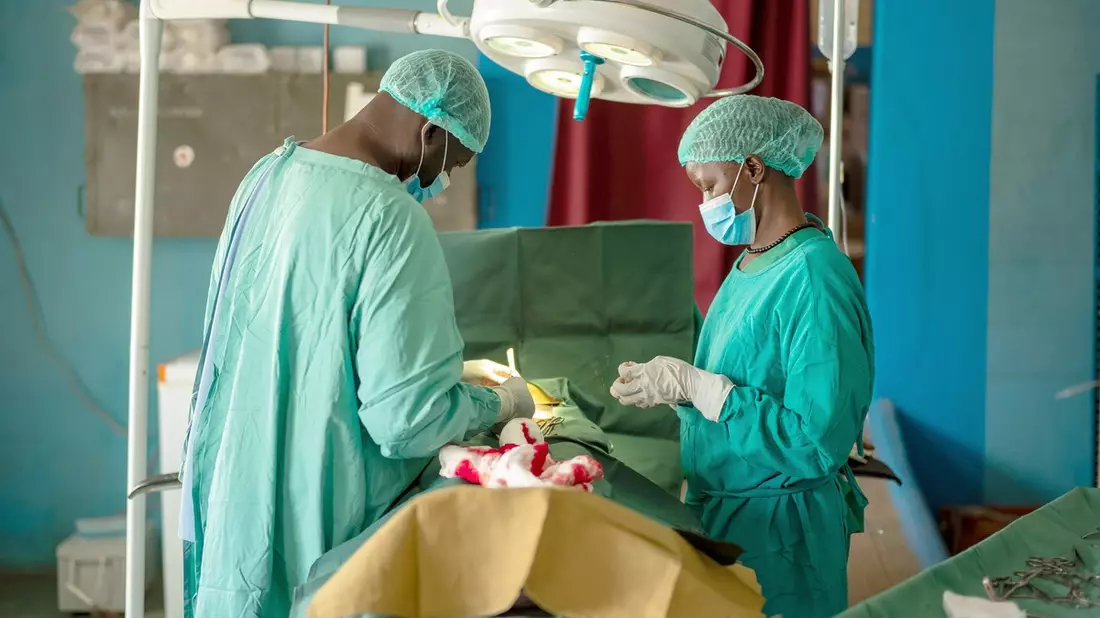 Dokumentation Sudan: Ein Krankenhaus im Schatten des Krieges am Di 20. Mai um 22.55 auf ARTE und auf arte.tv - Bild: presseportal.de