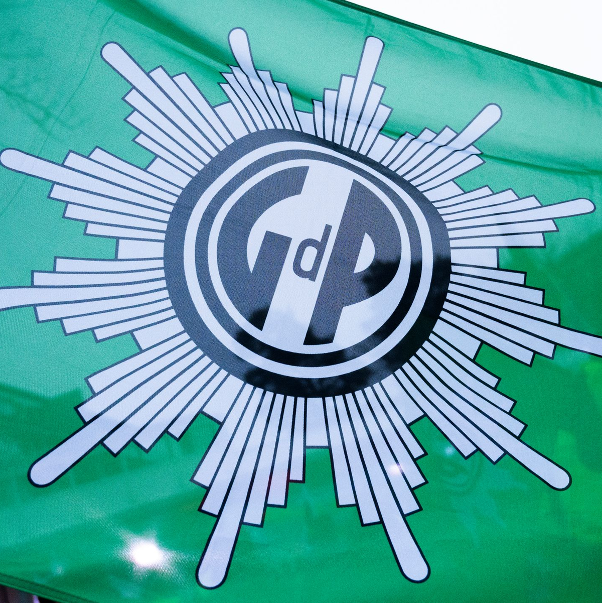 Die Gewerkschaft der Polizei (GdP) sagt, ohne mehr Personal seien die Grenzkontrollen auf dem aktuellen Niveau nicht lange durchzuhalten. (Symbolbild) - Foto: Christophe Gateau/dpa
