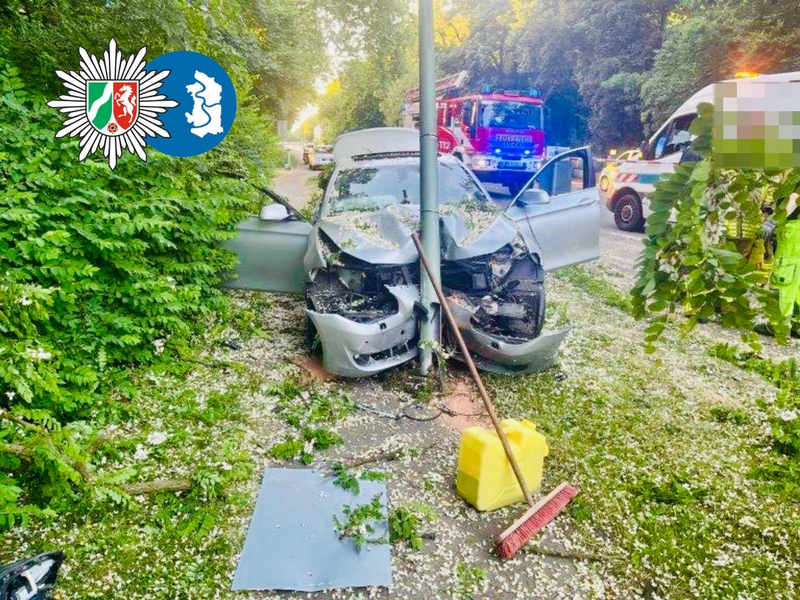 POL-DU: Alt-Homberg: BMW kollidiert mit Straßenlaterne - Foto: presseportal.de