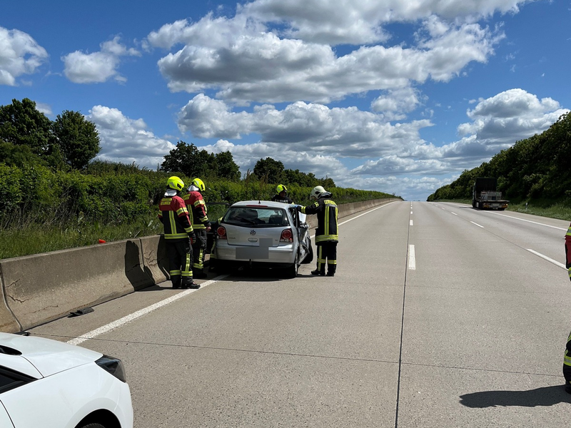 API-TH: Vollsperrung nach Verkehrsunfall - Foto: presseportal.de