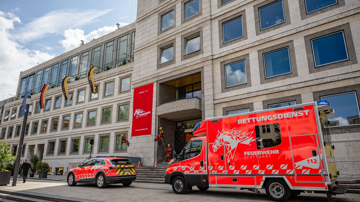 FW Stuttgart: Vorstellung einer neuen Designlinie für die Feuerwehr Stuttgart - Foto: presseportal.de