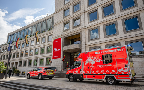 FW Stuttgart: Vorstellung einer neuen Designlinie für die Feuerwehr Stuttgart - Foto: presseportal.de