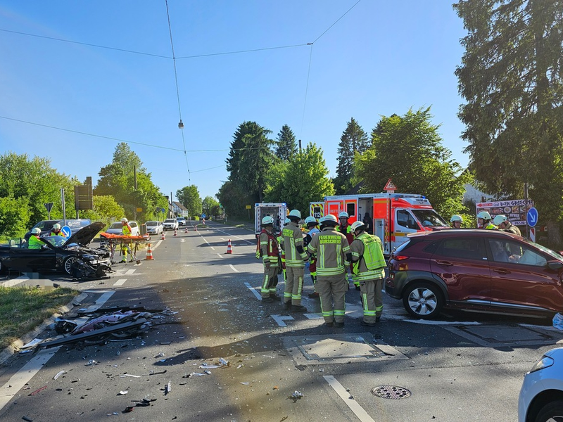 FW Burscheid: Verkehrsunfall mit Linienbus - Foto: presseportal.de