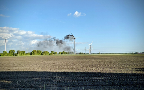 POL-ROW: ++ Bremervörde - Iselersheim: Brand einer Windkraftanlage ++ - Foto: presseportal.de