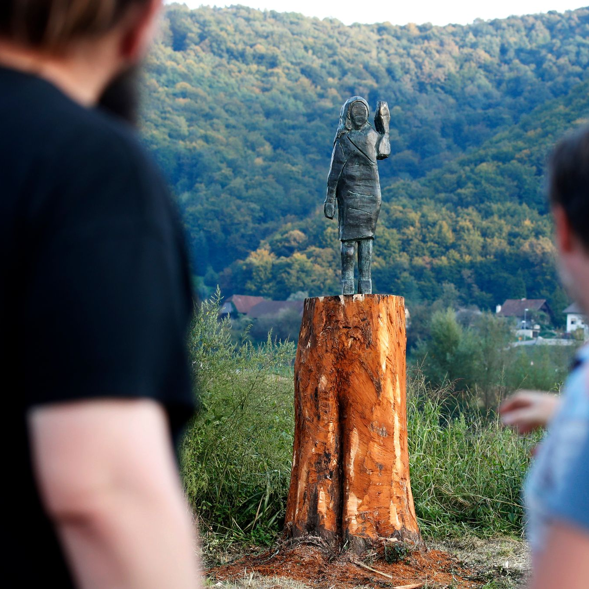Die Bronze-Statue von US-First Lady Melania Trump in ihrer Heimat Slowenien ist gestohlen worden. (Archivbild) - Foto: Uncredited/AP/dpa