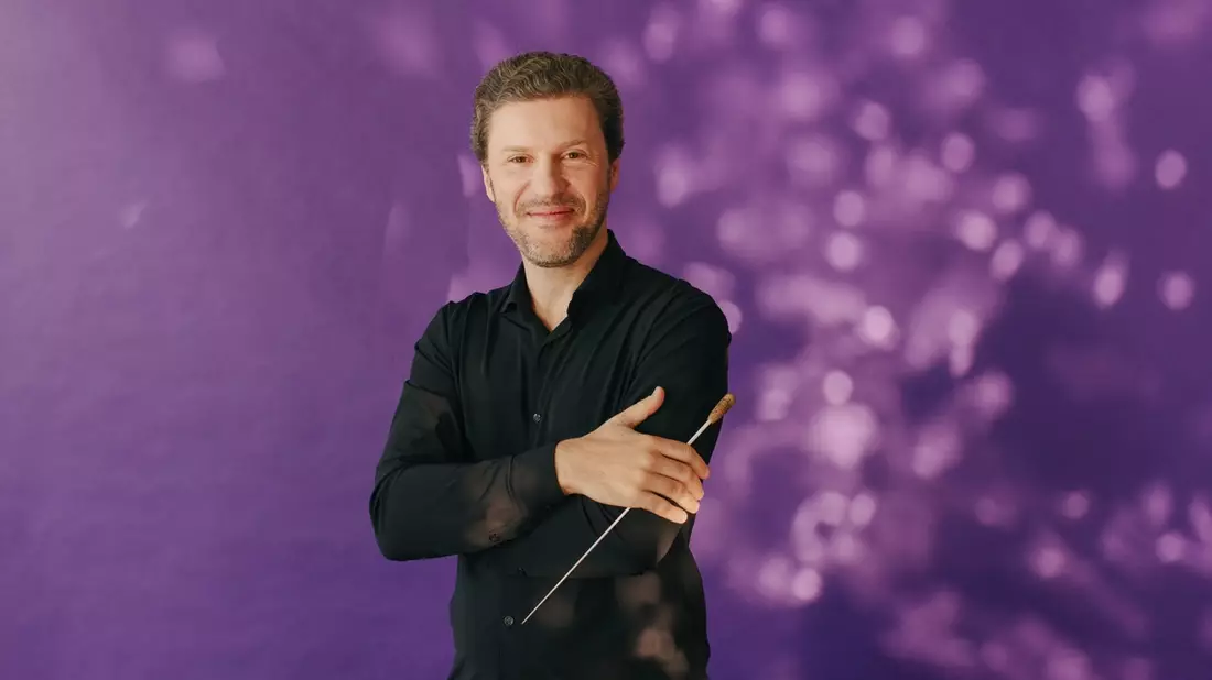NDR Radiophilharmonie 26/27: „Our final season together“ - Chefdirigent Stanislav Kochanovsky verabschiedet sich mit einer Saison voller musikalischer Entdeckungen - Bild: presseportal.de