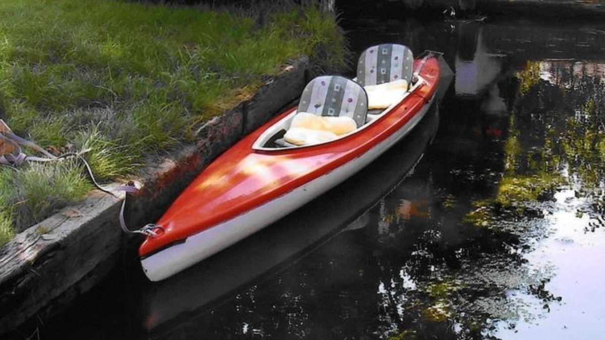 POL-HL: HL-St. Gertrud / Rot- weißes Zweierkajak entwendet- Polizei bittet um Hinweise - Foto: presseportal.de